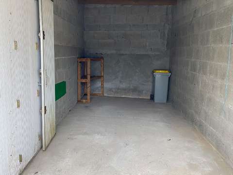 Location garage box et parking 1 pièce