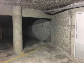 Location Garage box et parking 12 m&sup2;Nantes Saint-Clément - Jardin des plantes