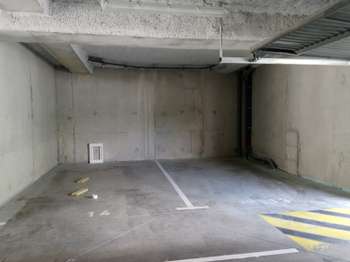Location garage box et parking 1 pièce Location garage box et parking 1 pièce