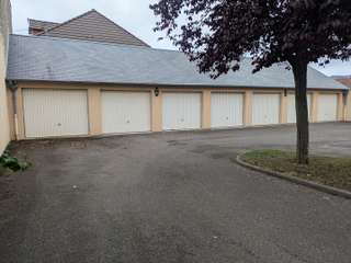 Location garage box et parking 1 pièce