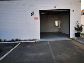 Location Garage box et parking 100 m&sup2;Ploeren
