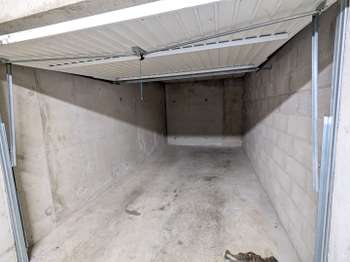 Location garage box et parking 1 pièce Location garage box et parking 1 pièce