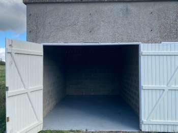 Location Garage box et parking 15 m&sup2;Précigné