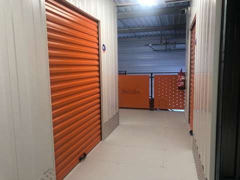 Location garage box et parking 1 pièce