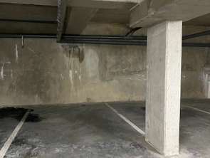 Location Garage box et parking 12 m&sup2;Rennes