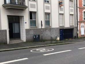 Location Garage box et parking 12 m&sup2;Rennes Bourg L'evêque