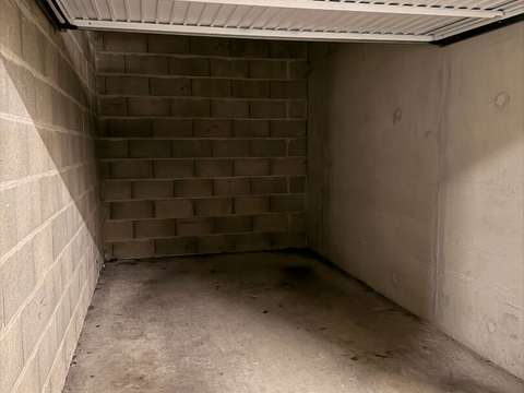 Location garage box et parking 1 pièce