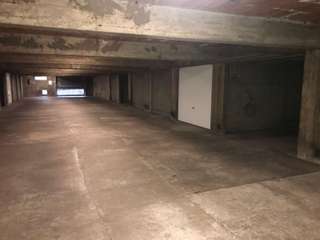 Location garage box et parking 1 pièce