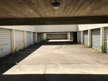 Location garage box et parking 1 pièce Location garage box et parking 1 pièce