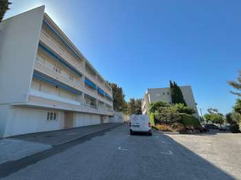 Location Garage box et parking 14 m&sup2;Rezé