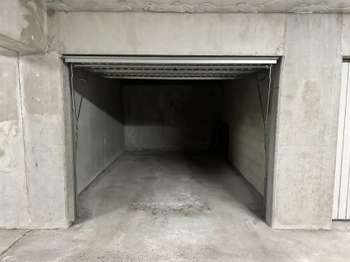 Location garage box et parking 1 pièce