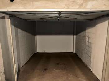 Location garage box et parking 1 pièce Location garage box et parking 1 pièce