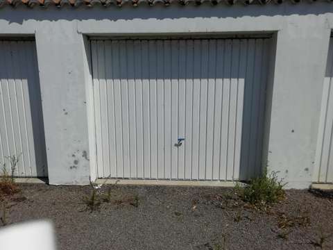 Location garage box et parking 1 pièce Saint-Gilles-Croix-de-Vie 85