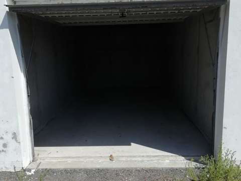 Location garage box et parking 1 pièce
