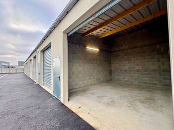 Location garage box et parking 1 pièce Location garage box et parking 1 pièce