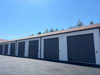 Location garage box et parking 1 pièce Location garage box et parking 1 pièce