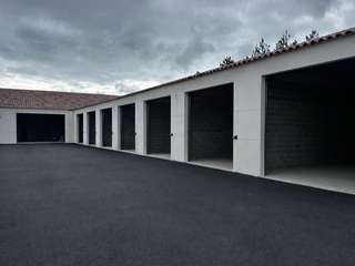 Location garage box et parking 1 pièce