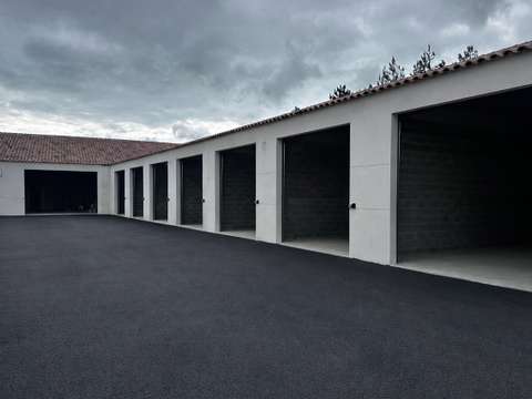 Location garage box et parking 1 pièce