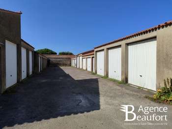 Location Garage box et parking 42 m&sup2;Saint-Gilles-Croix-De-Vie Croix De Vie