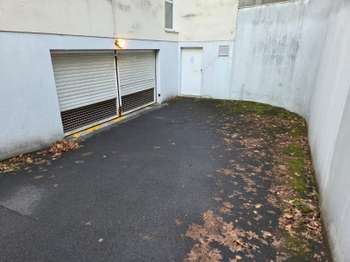Location garage box et parking 1 pièce