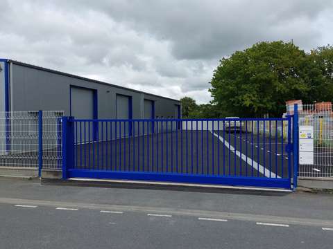 Location garage box et parking 2 pièces