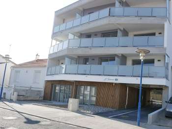 Location garage box et parking 1 pièce Location garage box et parking 1 pièce