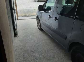 Location garage box et parking 1 pièce