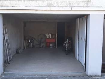 Location garage box et parking 1 pièce Location garage box et parking 1 pièce