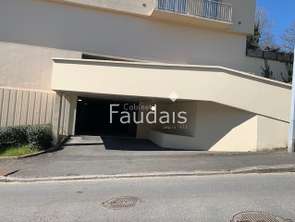 Location Garage box et parking 14 m&sup2;Saint-Lô