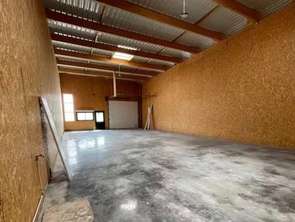 Location Garage box et parking 50 m&sup2;Saint-Lyphard