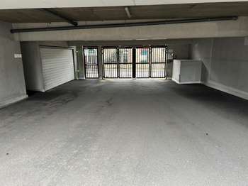 Location garage box et parking 1 pièce Location garage box et parking 1 pièce