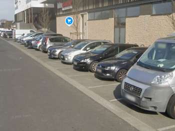 Location Garage box et parking 110 m&sup2;Saint-Malo
