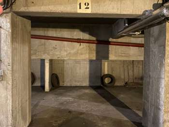 Location garage box et parking 1 pièce Location garage box et parking 1 pièce