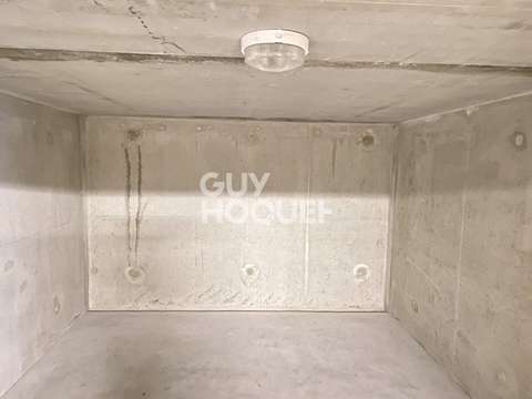 Location garage box et parking 1 pièce