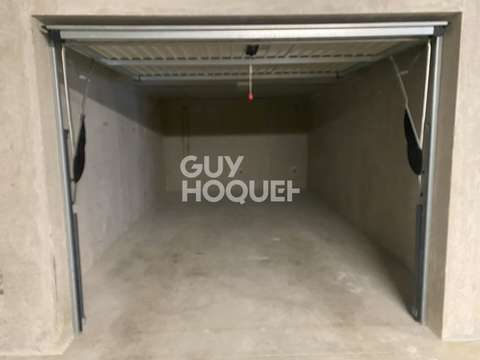 Location garage box et parking 1 pièce