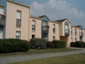 Location Garage box et parking 15 m&sup2;Saint-Sébastien-Sur-Loire Fontaine-Portereau