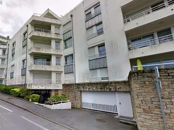 Location Garage box et parking 16 m&sup2;Vannes Bondon - Kerlann