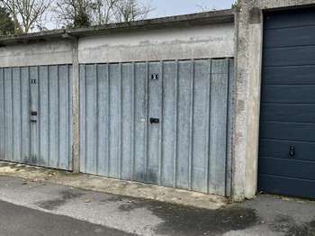 Location Garage box et parking 70 m&sup2;Villiers-le-Sec