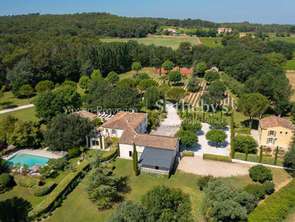 Location Maison 9 chambresAix-en-Provence