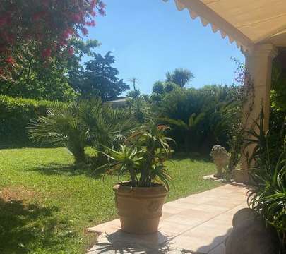 Location maison 4 pièces Antibes 06