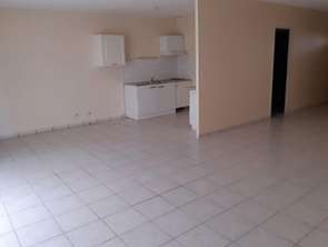 Location Maison 4 piècesArès