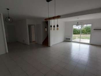 Photo Location maison Cornillé