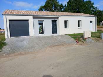 Location Maison 3 chambresLa Roche-Sur-Yon Le Bourg Sous La Roche