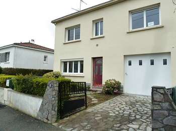 Location Maison 4 chambresLa Roche-Sur-Yon Le Bourg Sous La Roche