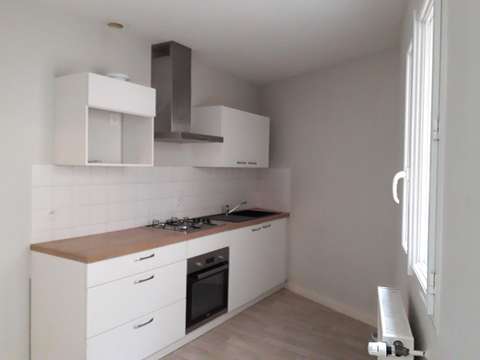 Location maison 3 pièces Laval 53