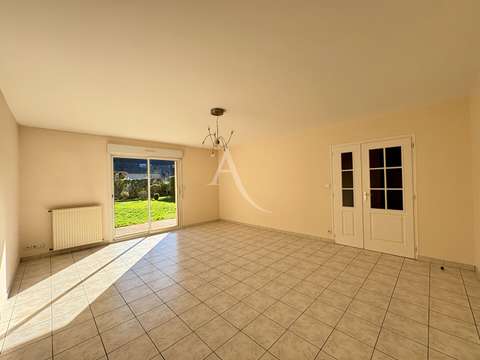 Location maison 5 pièces Laval Avesnières 53