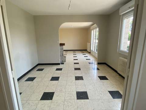Location maison 5 pièces Meslay-du-Maine 53