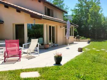 Location maison 6 pièces Saint-Genis-Laval 69
