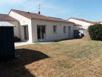 Location Maison 3 chambresSaint-Pierre-des-Échaubrognes
