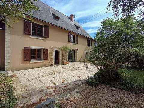 Location maison 8 pièces Villevêque 49